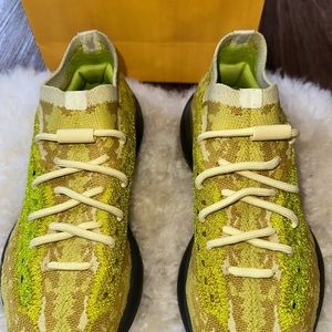 - [x] Yeezy boost 380 lime green yellow size 6 no insole worn once authentic